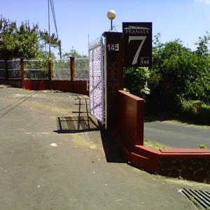 Gerbang masuk